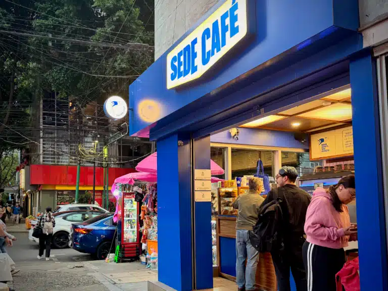 Sede Café exterior near Reforma